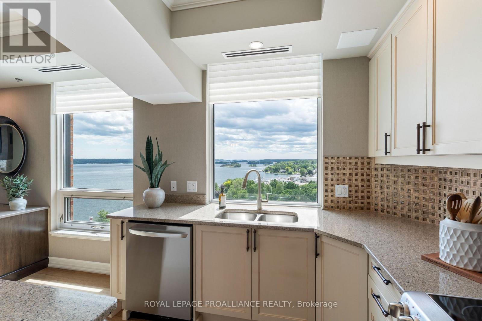 #1602 15 ST ANDREW STREET - 21