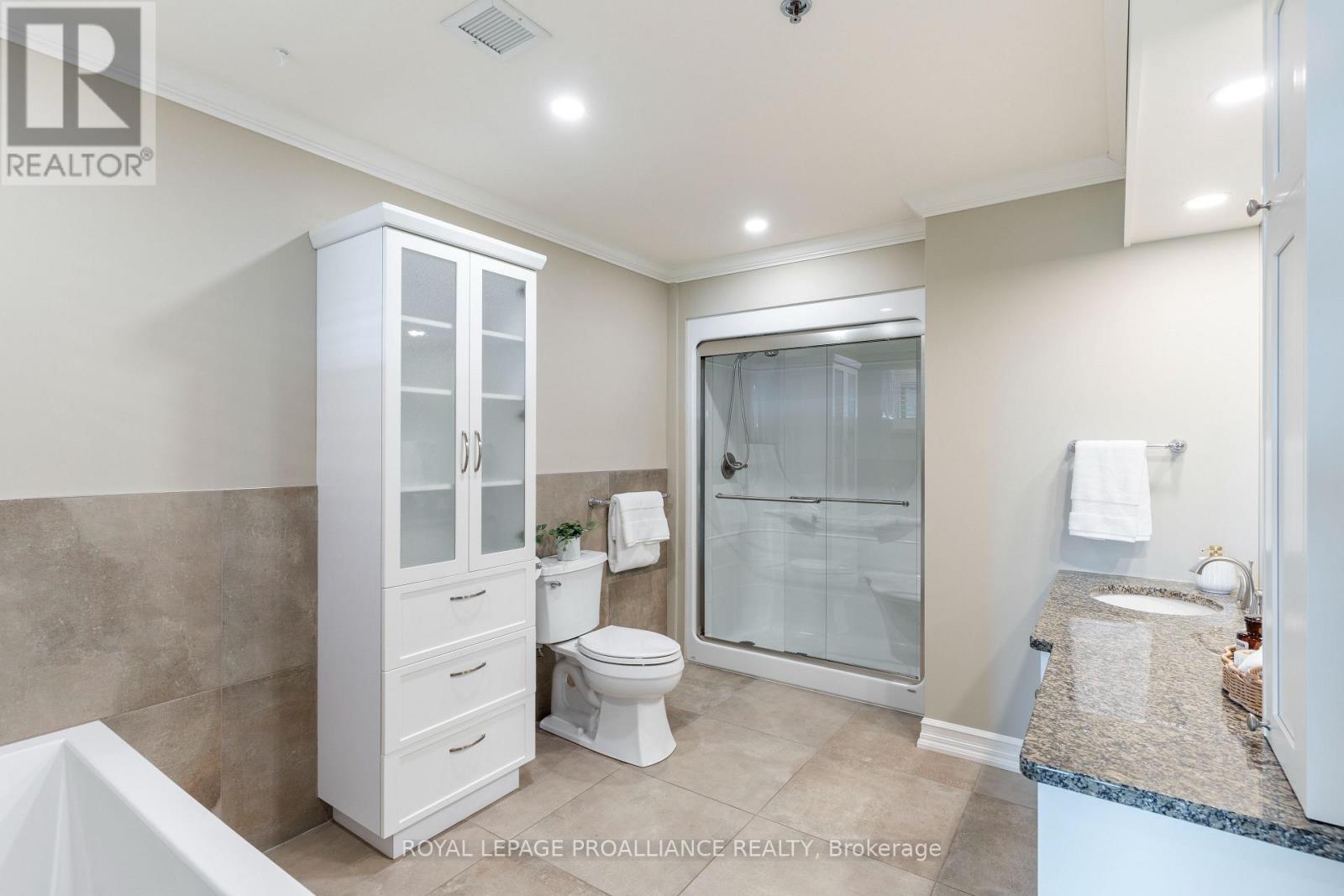 #1602 15 ST ANDREW STREET - 35