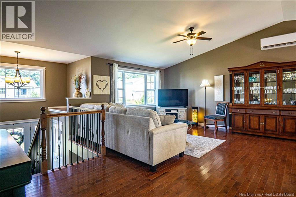 12 Burnett - Image 3