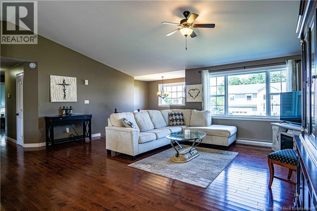 12 Burnett - Image 5