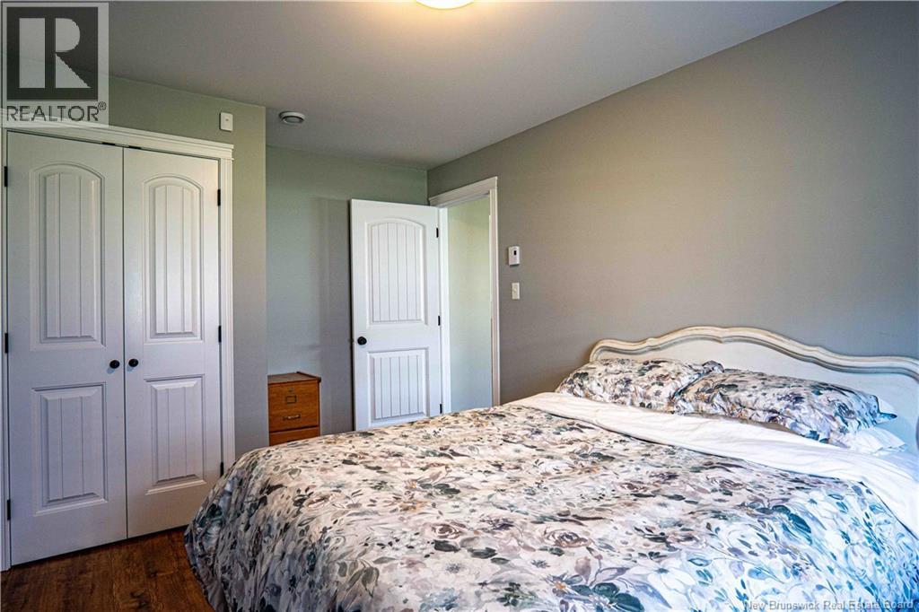 12 Burnett - Image 32