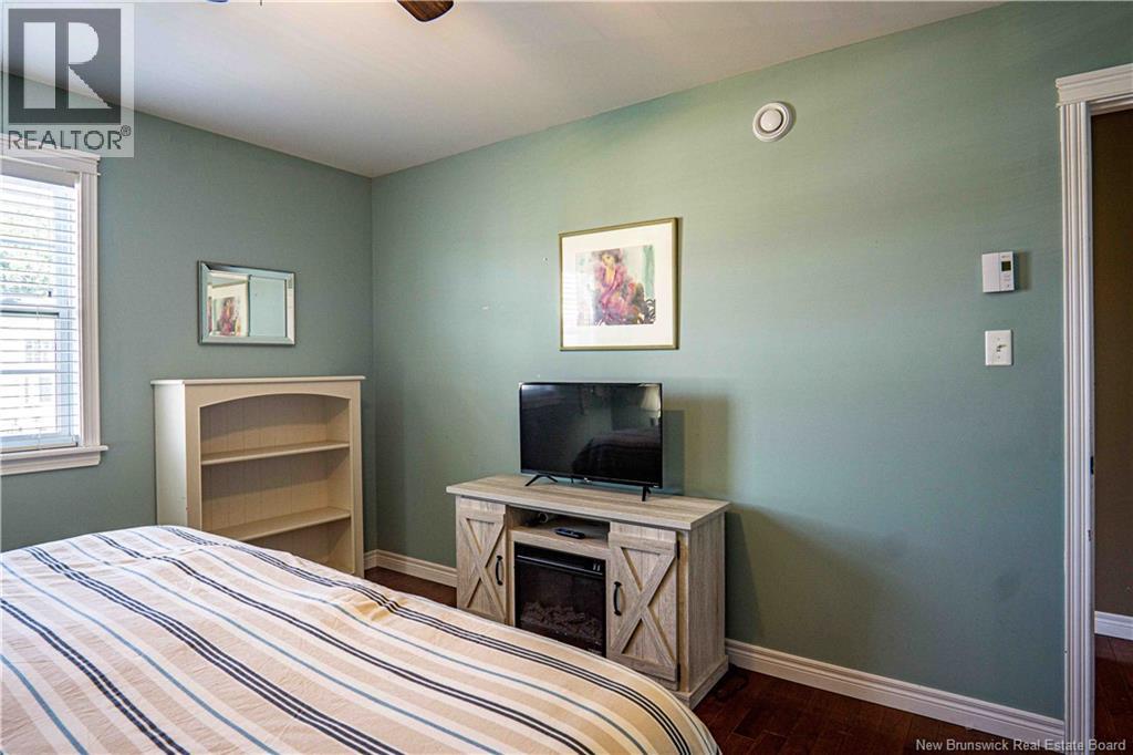 12 Burnett - Image 22