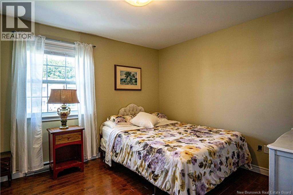 12 Burnett - Image 23