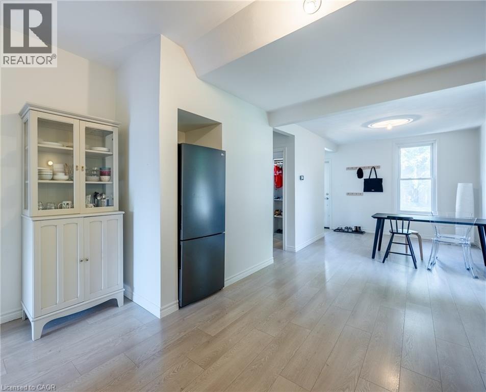 86 GREEN Street - Image 5