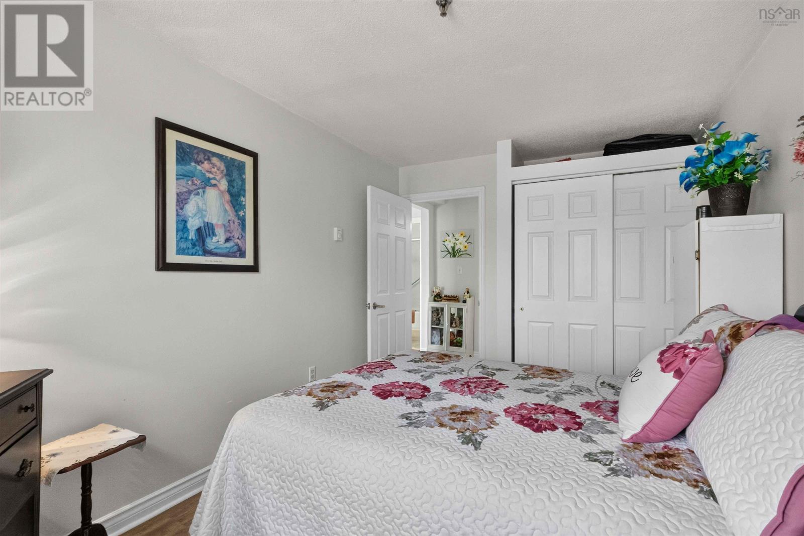 #310 64 Cumberland Drive - 22