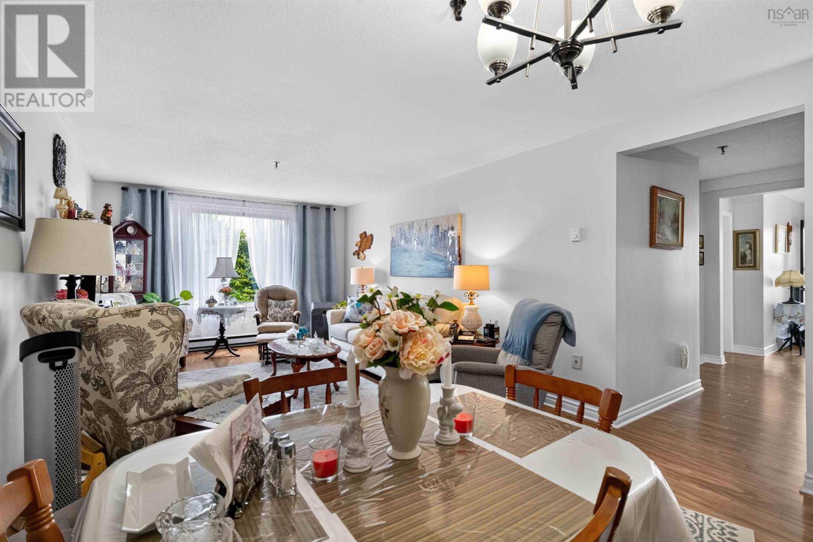 #310 64 Cumberland Drive - 12