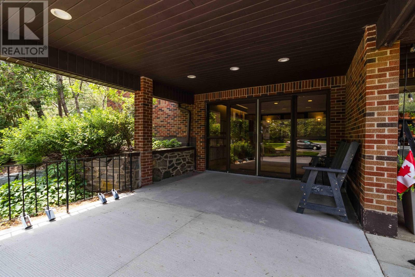 #310 64 Cumberland Drive - 31