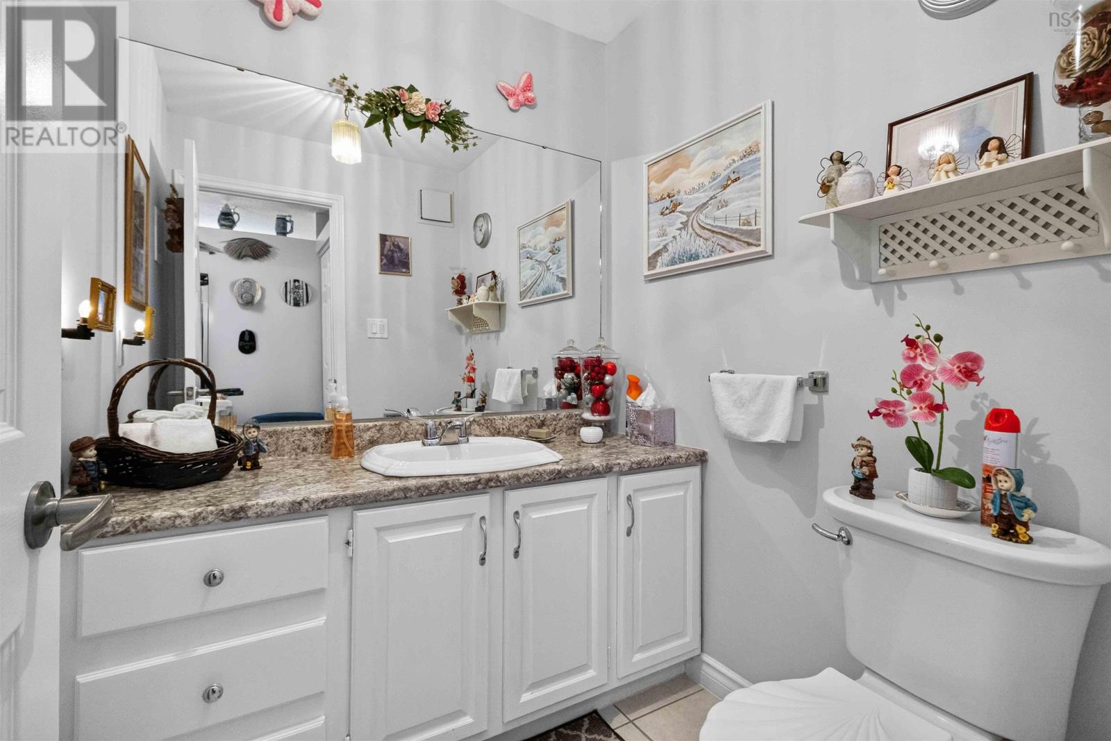 #310 64 Cumberland Drive - 29