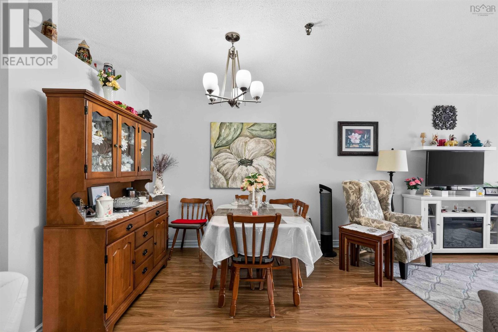 #310 64 Cumberland Drive - 11