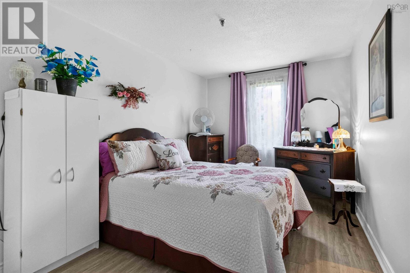 #310 64 Cumberland Drive - 21