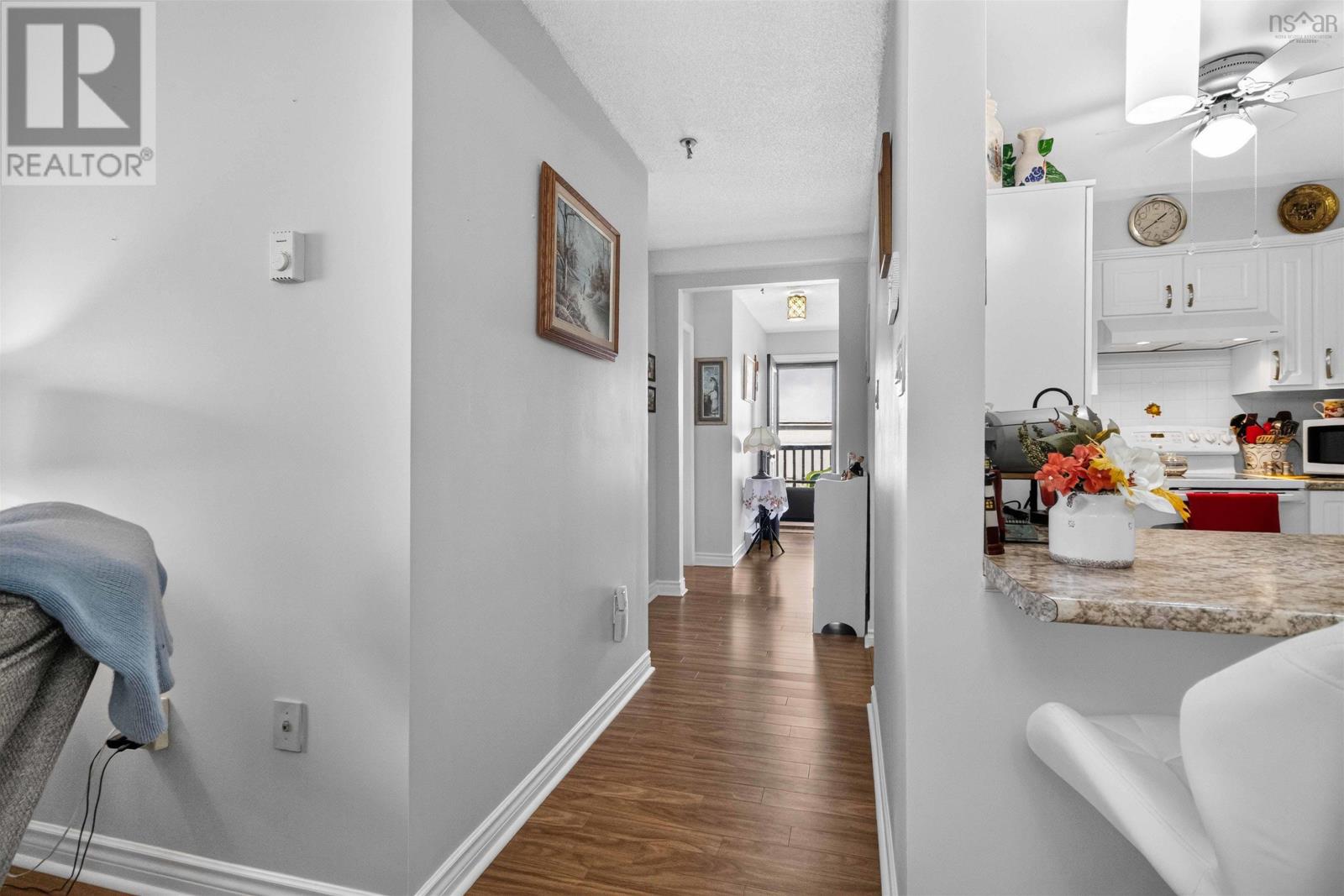 #310 64 Cumberland Drive - 19