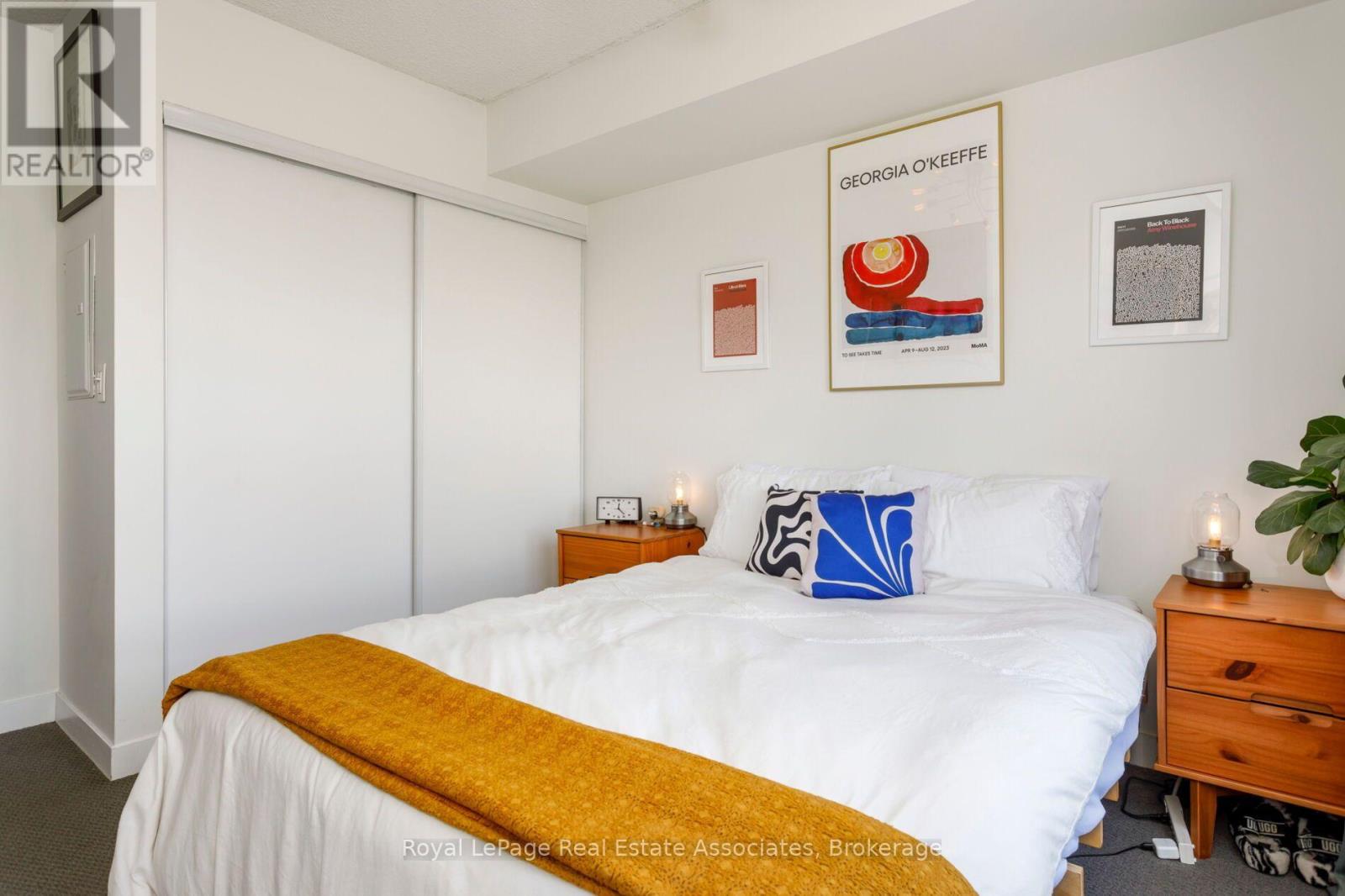 #512 812 LANSDOWNE AVENUE - 24