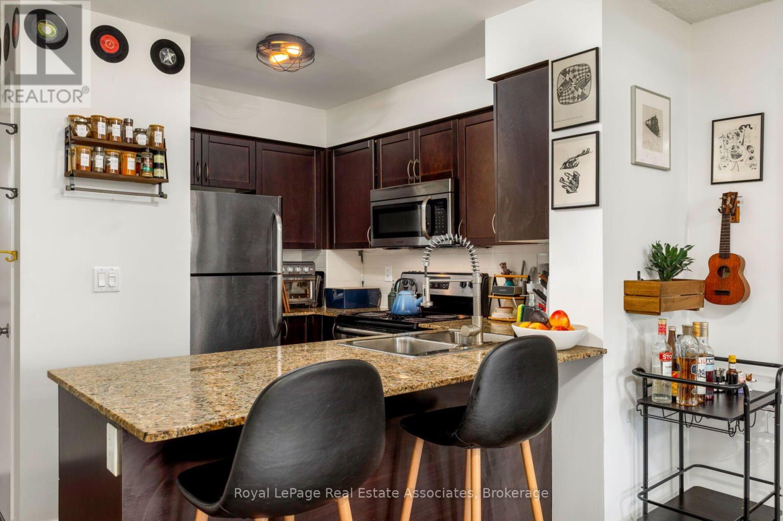 #512 812 LANSDOWNE AVENUE - 8