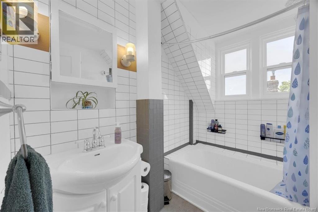 455 Demonts Street - Image 29