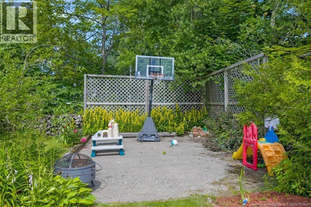 455 Demonts Street - Image 35