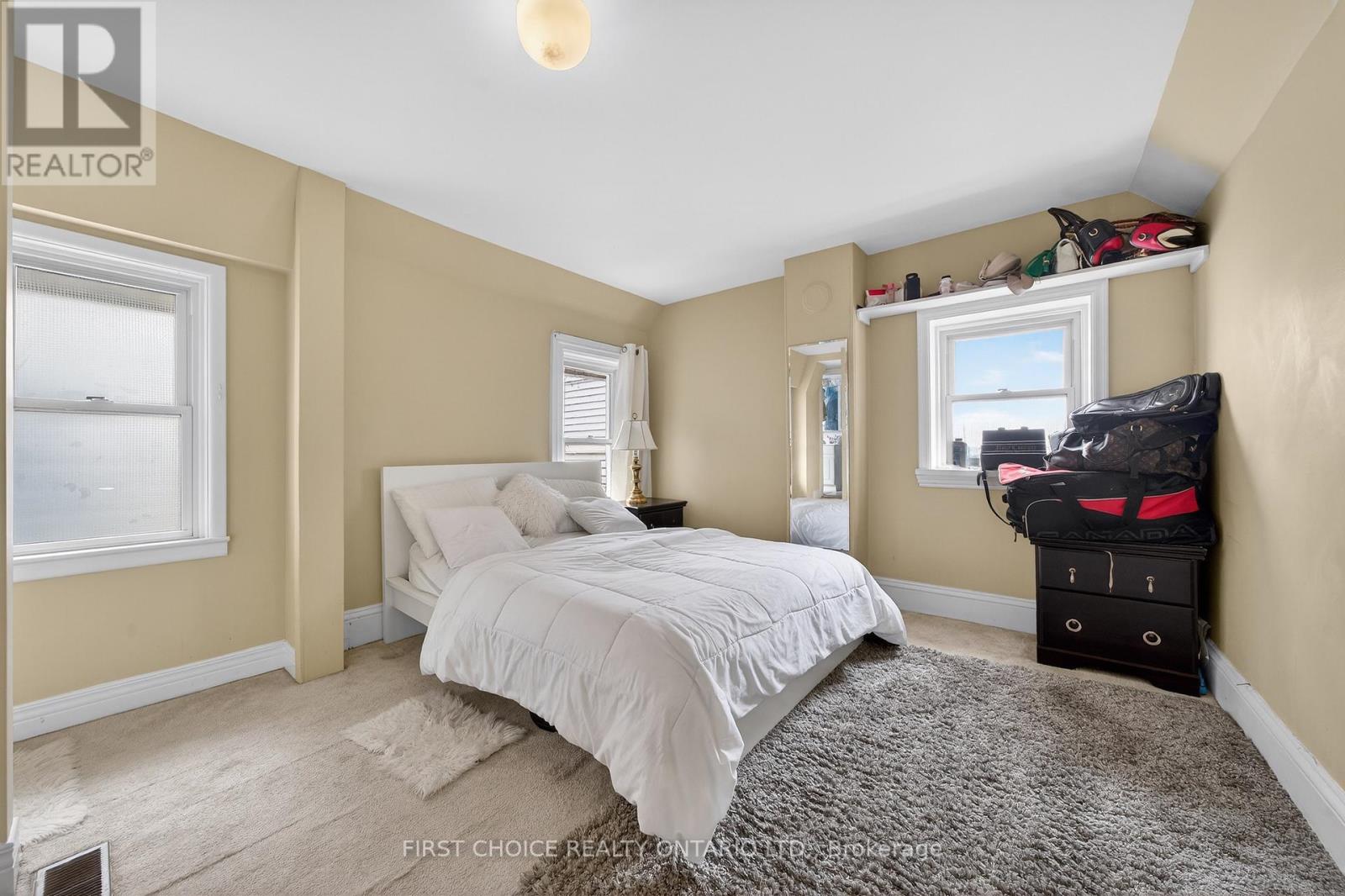 34 GILMOUR STREET - 15