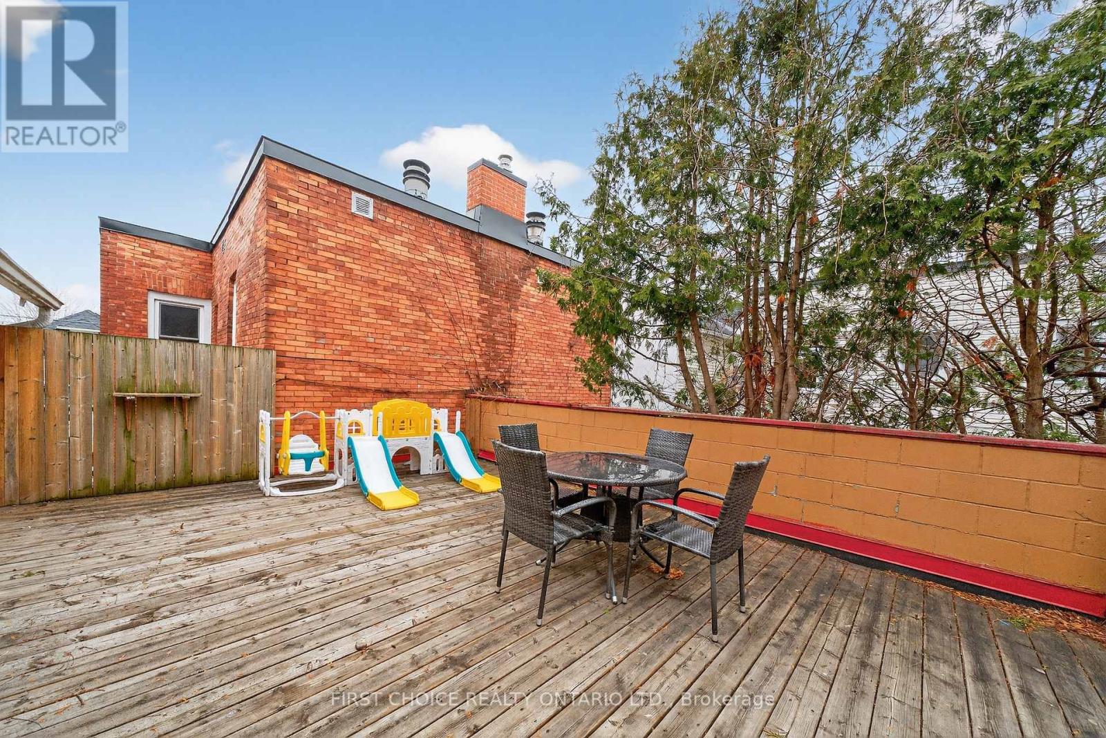 34 GILMOUR STREET - 25