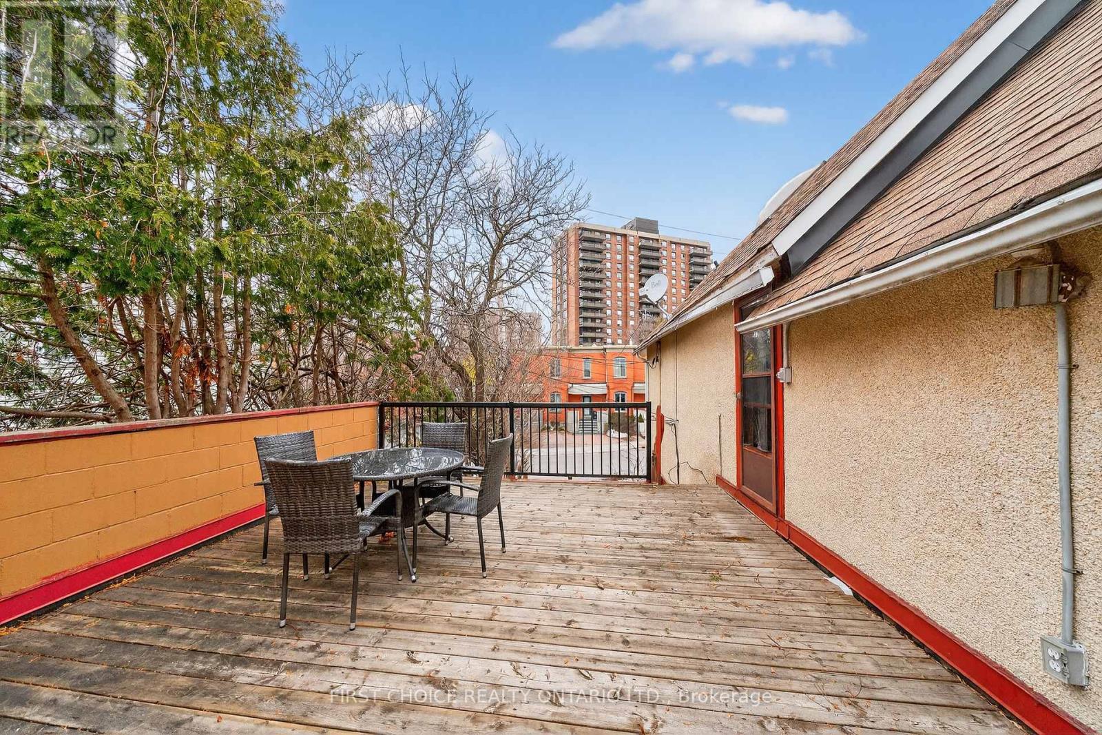 34 GILMOUR STREET - 26