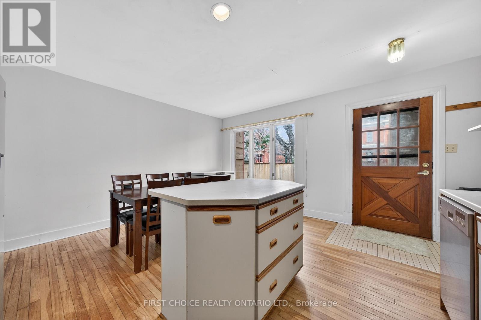 34 GILMOUR STREET - 7