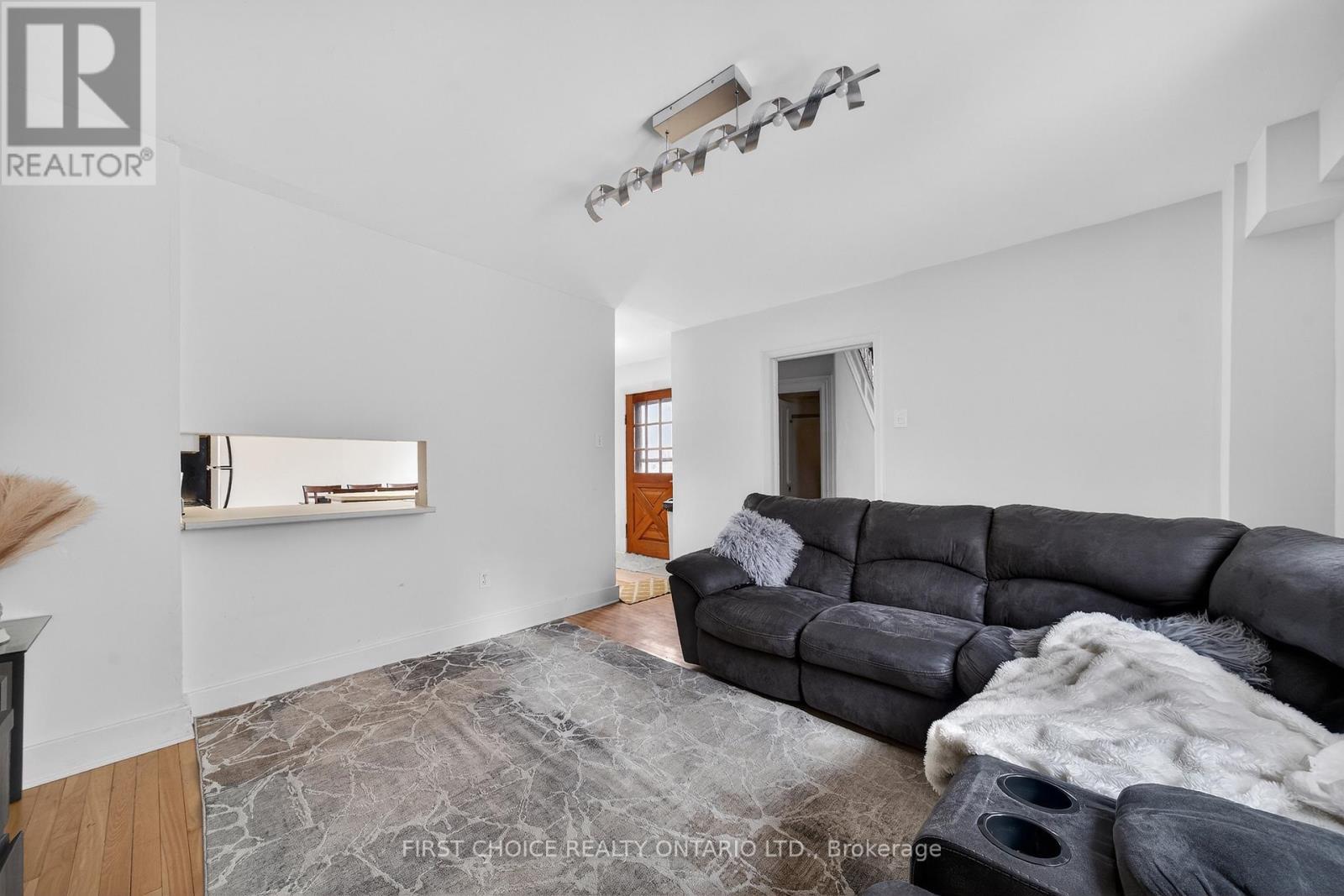 34 GILMOUR STREET - 9
