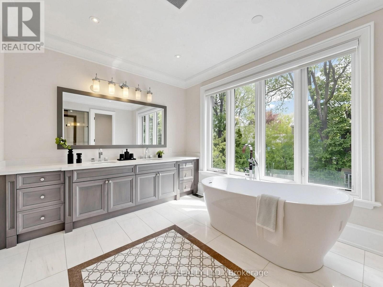 64 SUMMERFELDT CRESCENT - 28