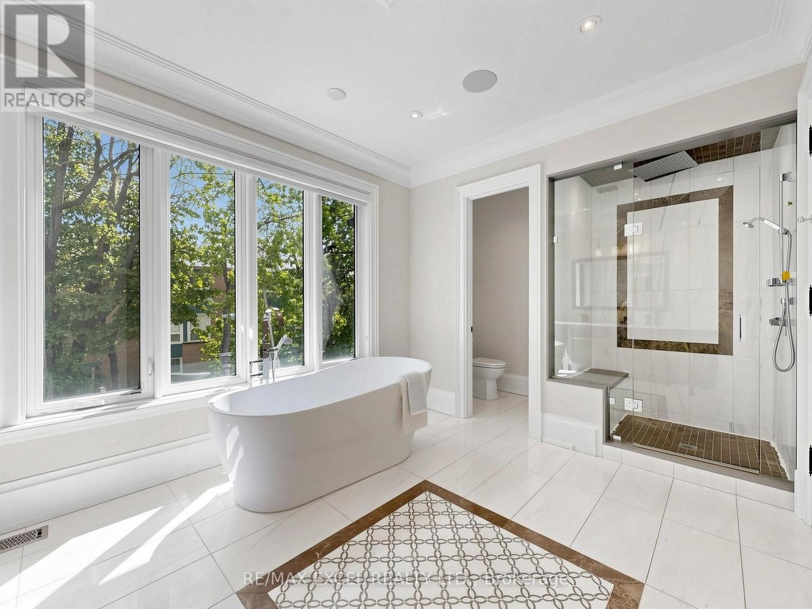 64 SUMMERFELDT CRESCENT - 29