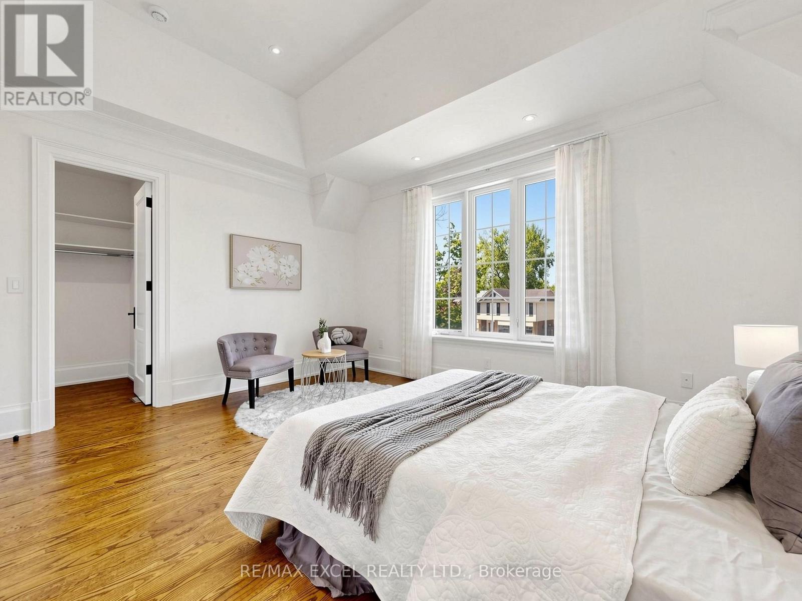 64 SUMMERFELDT CRESCENT - 31