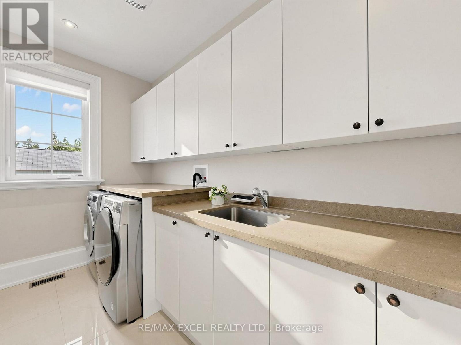 64 SUMMERFELDT CRESCENT - 40