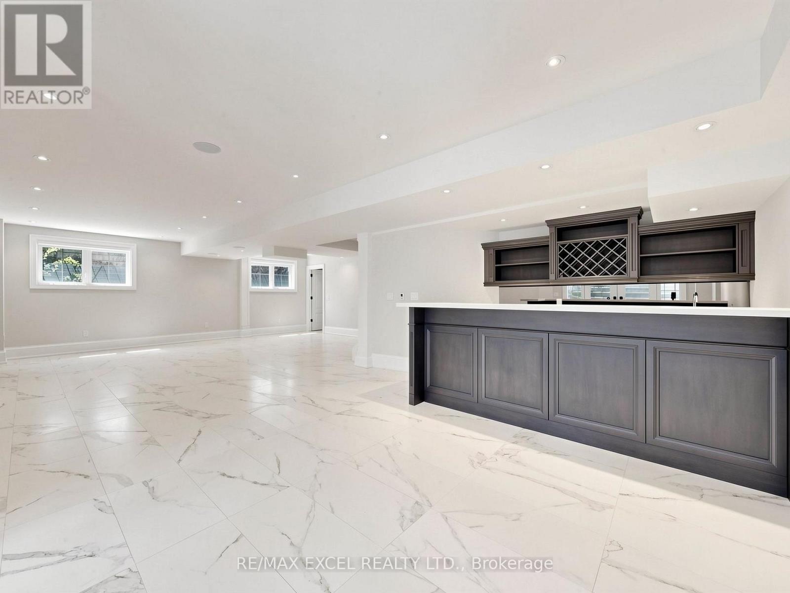 64 SUMMERFELDT CRESCENT - 43