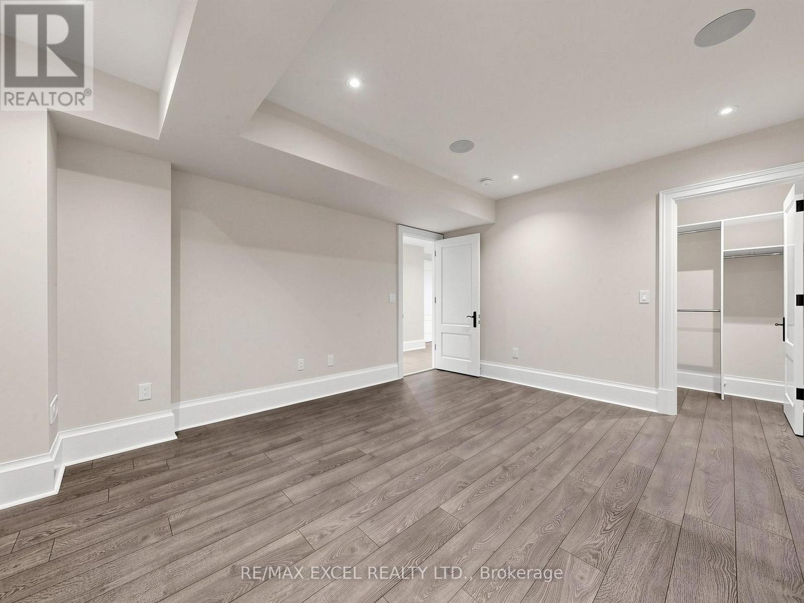 64 SUMMERFELDT CRESCENT - 46
