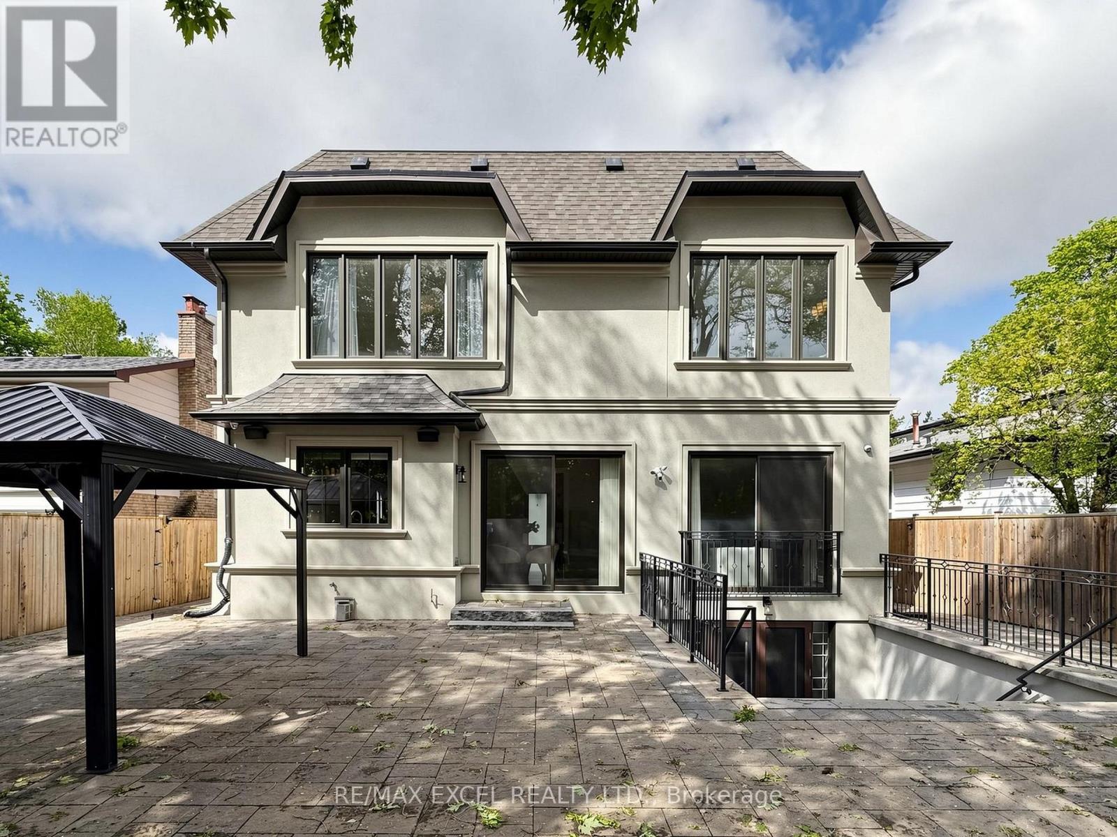 64 SUMMERFELDT CRESCENT - 48