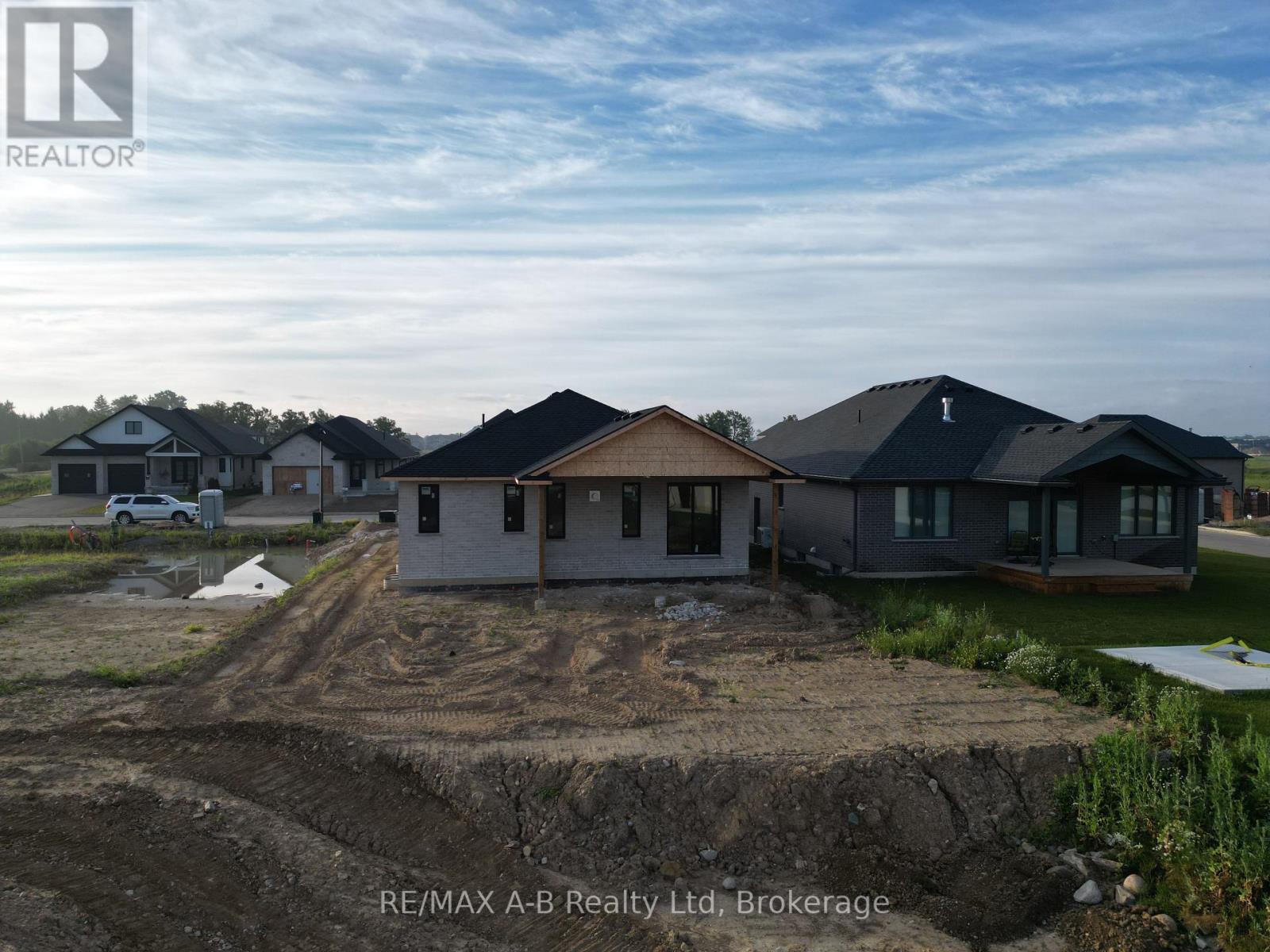 8 ORCHARD DRIVE - Image 4