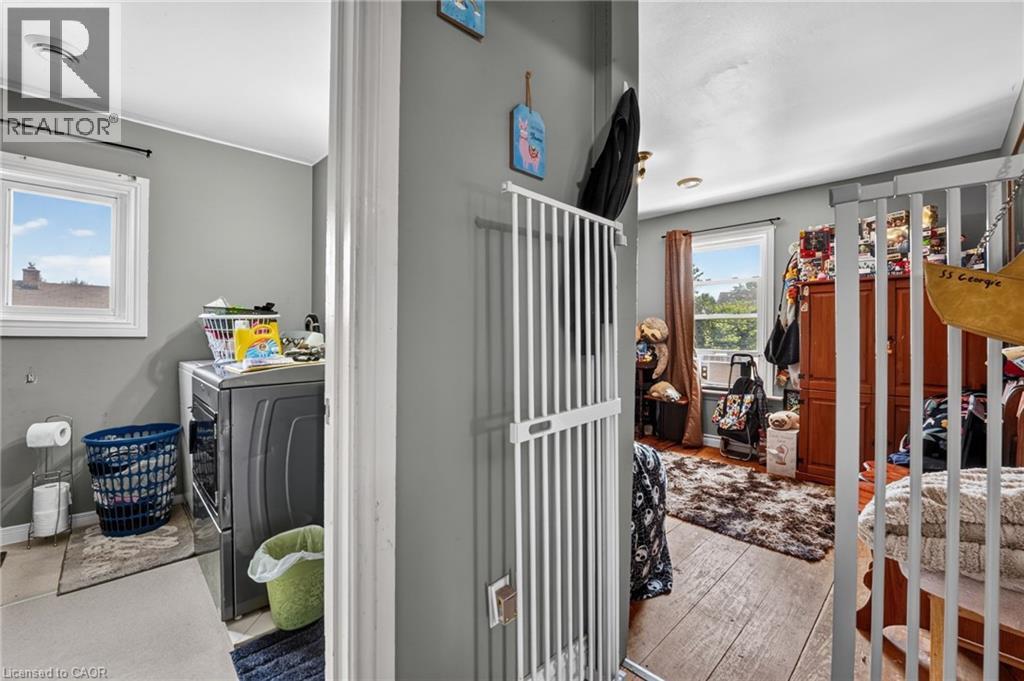 317 ALDER Street W - Image 24