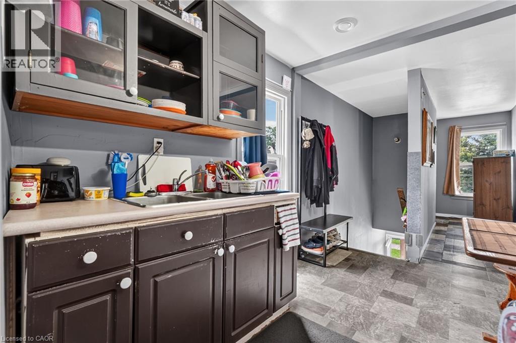 317 ALDER Street W - 21