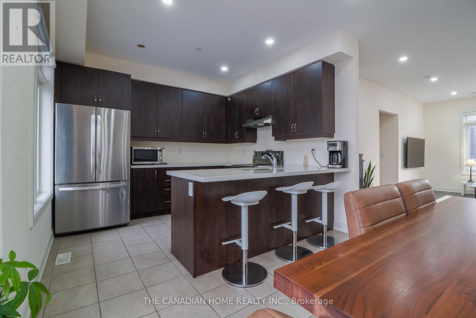 433 VETERANS DRIVE - 16