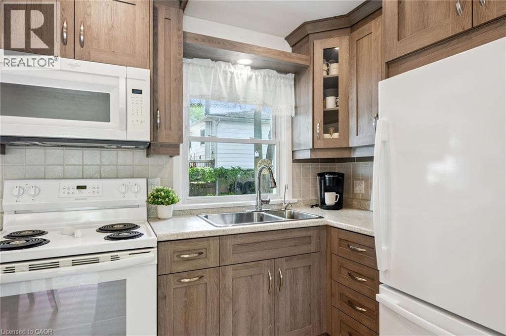 31 THIRD Avenue - Image 7