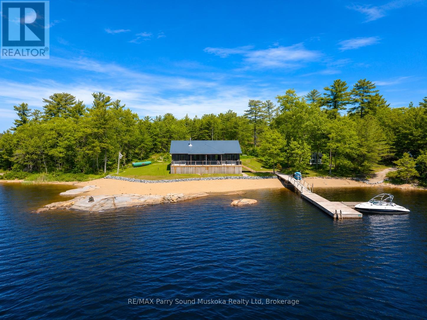32 A11 ISLAND - 1