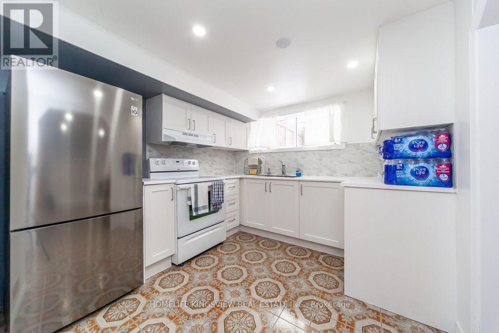 37 ALLAN DRIVE - 26