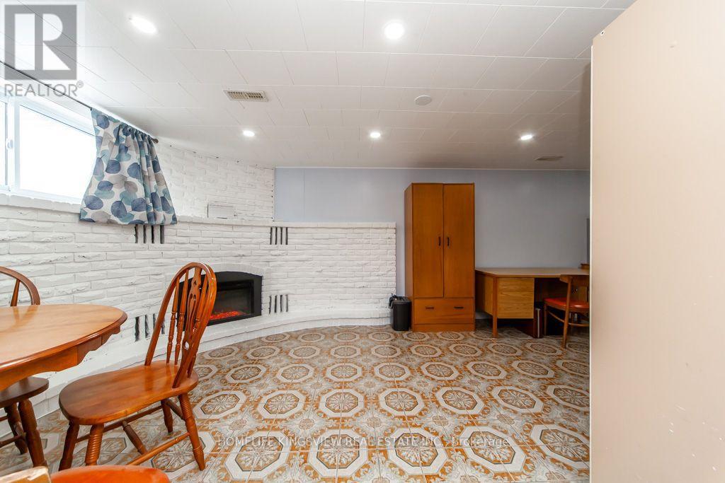 37 ALLAN DRIVE - 27
