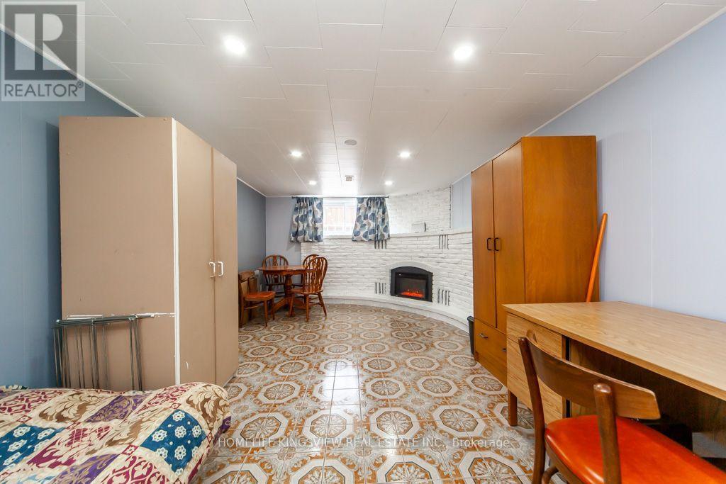 37 ALLAN DRIVE - 28