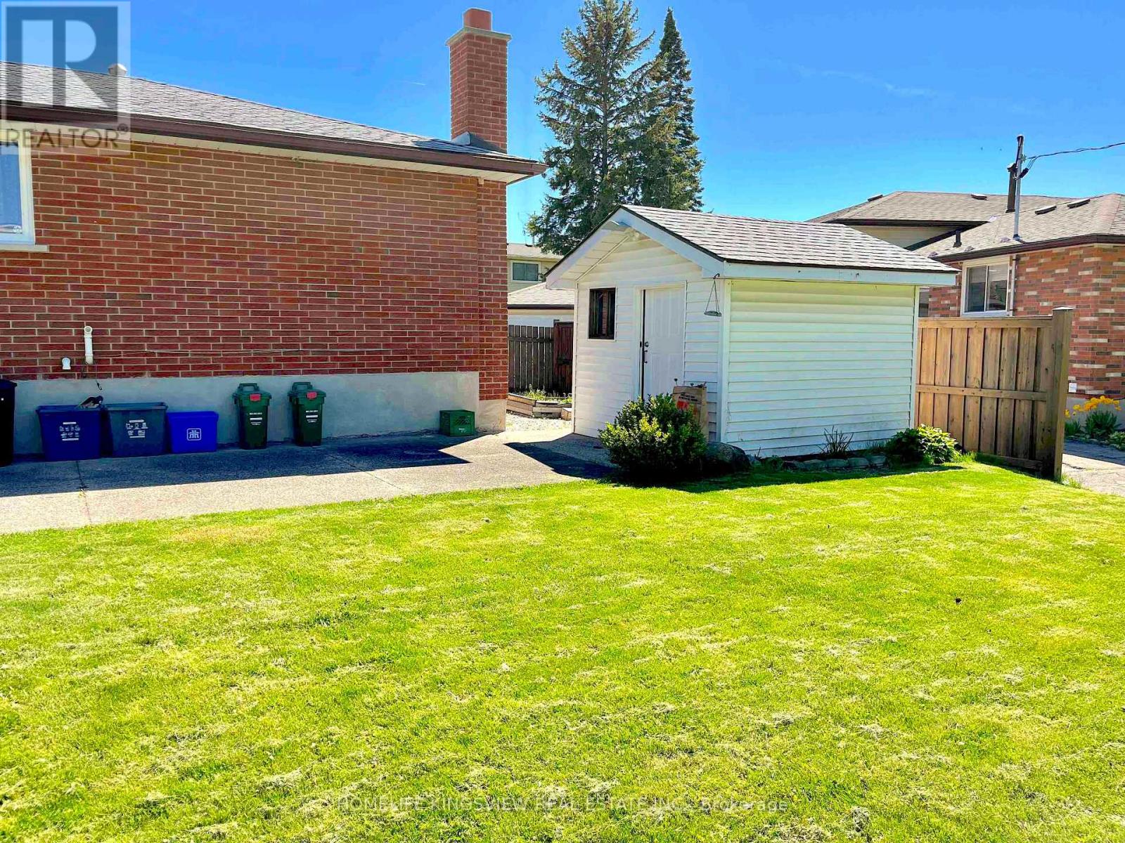 37 ALLAN DRIVE - 32