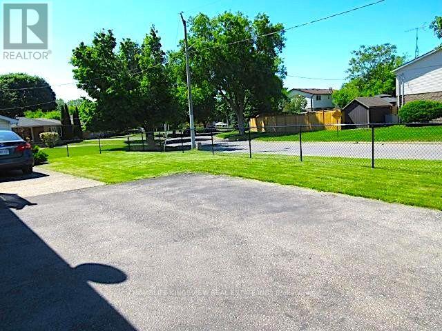 37 ALLAN DRIVE - 5
