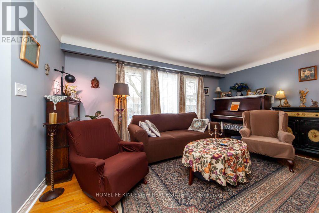 37 ALLAN DRIVE - 9