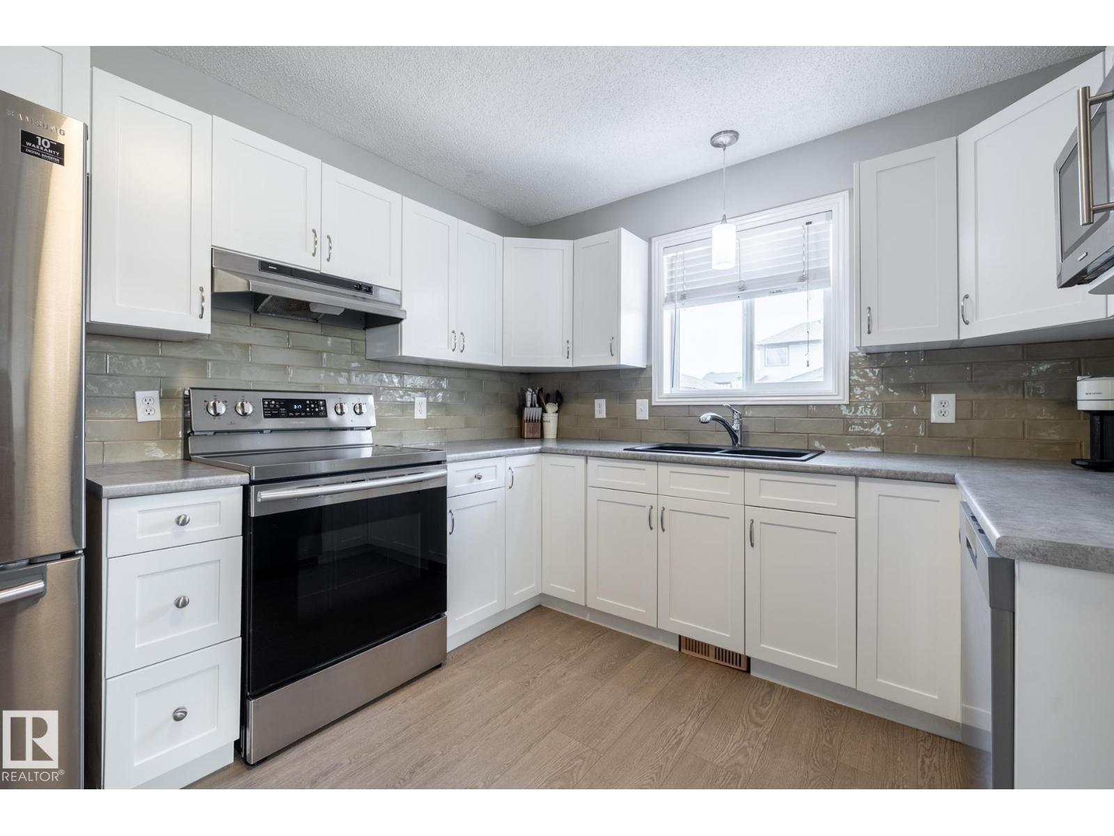 8 SUMMERLAND WY - 13