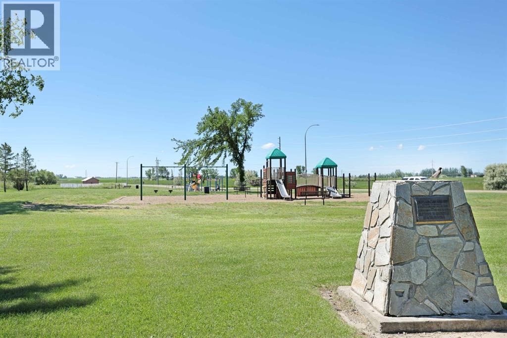 52 Marshall Drive W - Image 41