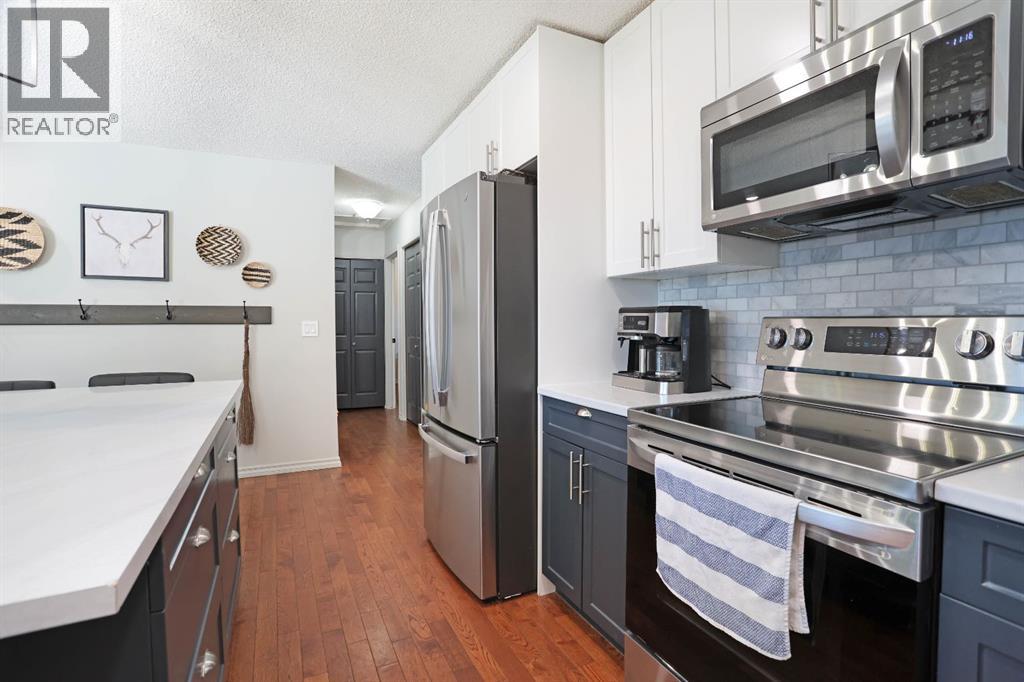 52 Marshall Drive W - Image 14