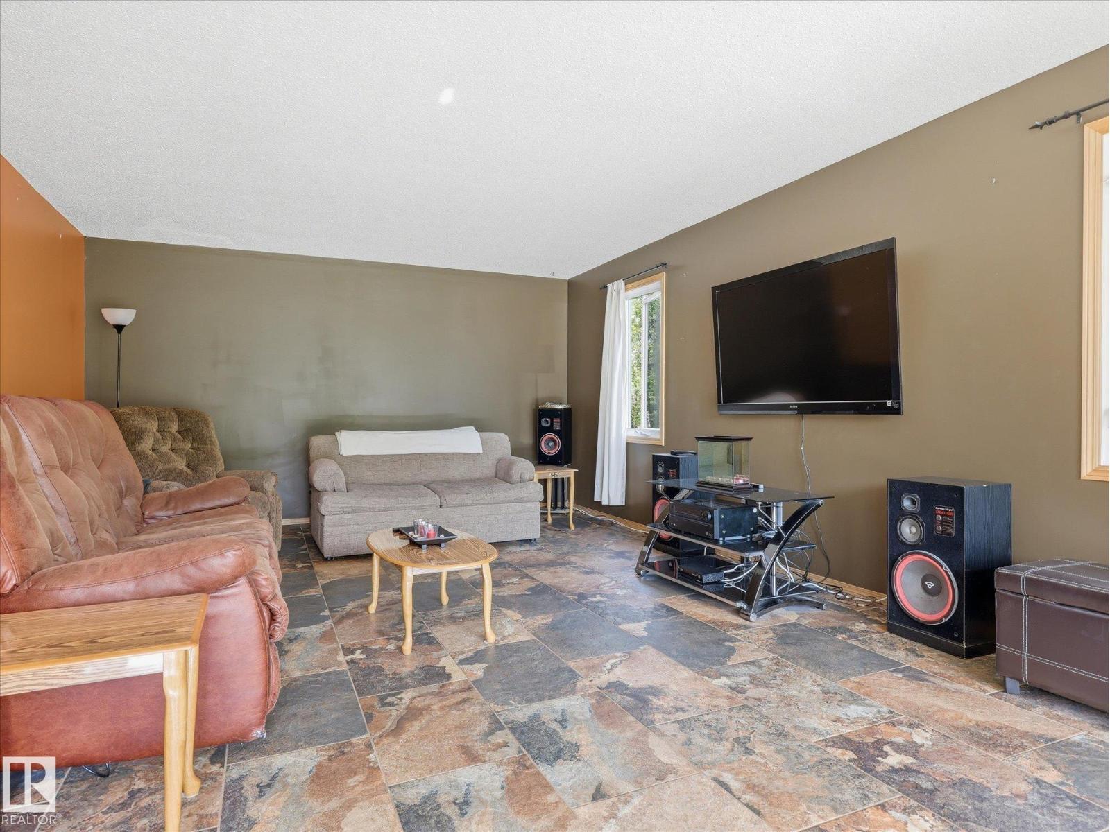51408 RGE ROAD 224 - 25