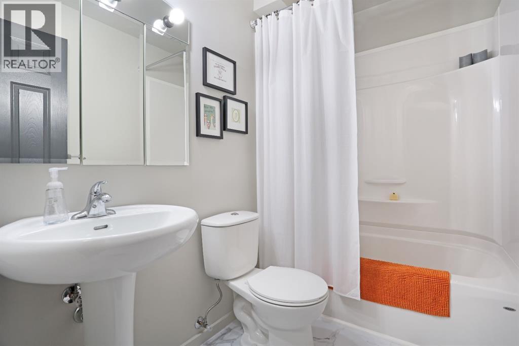 52 Marshall Drive W - Image 20