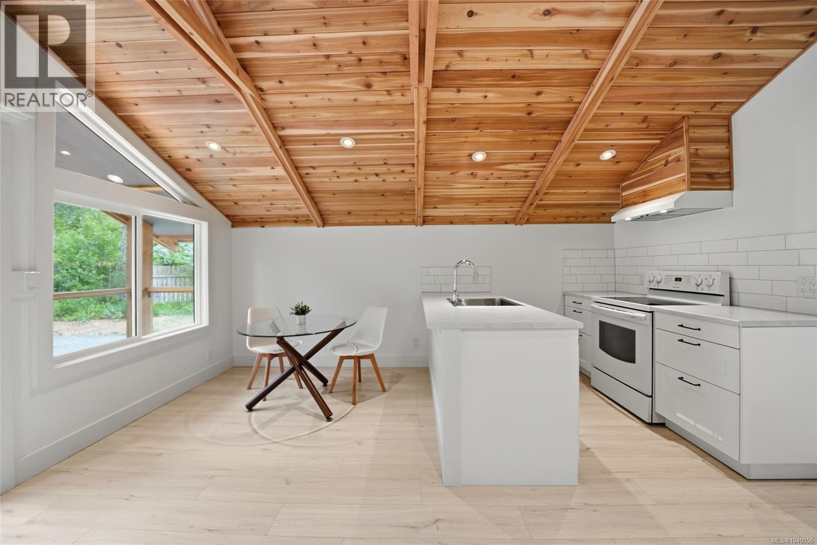 675 Little Blvd - 12