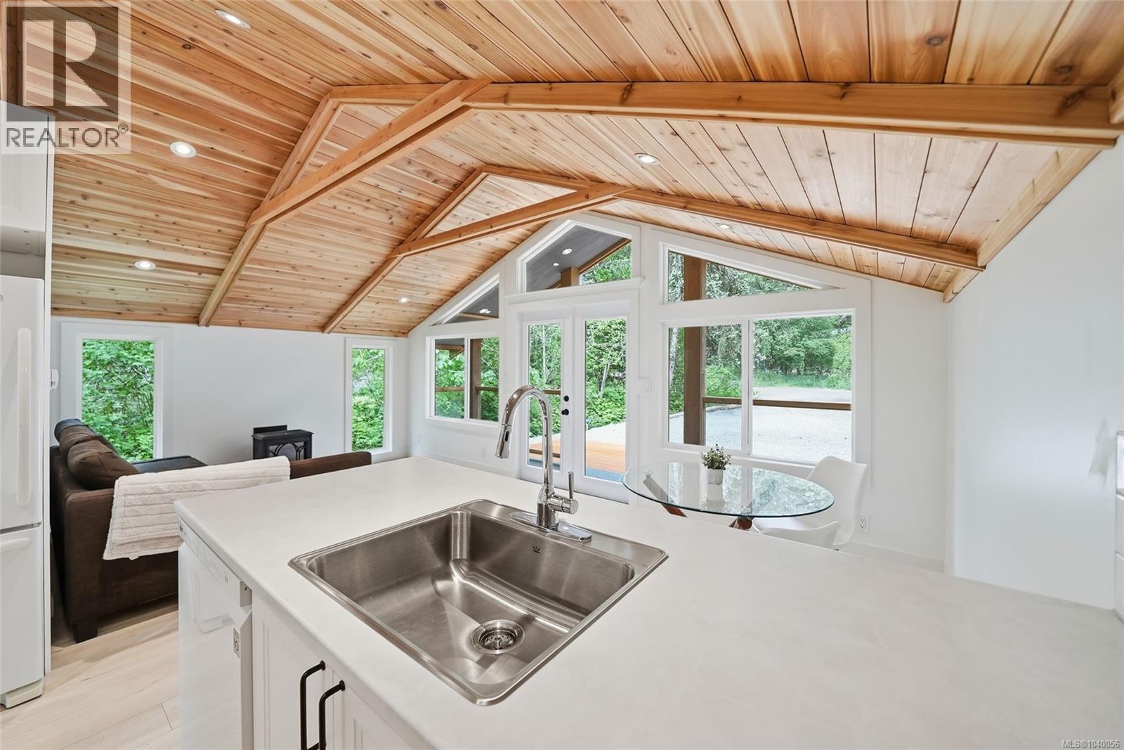 675 Little Blvd - 11